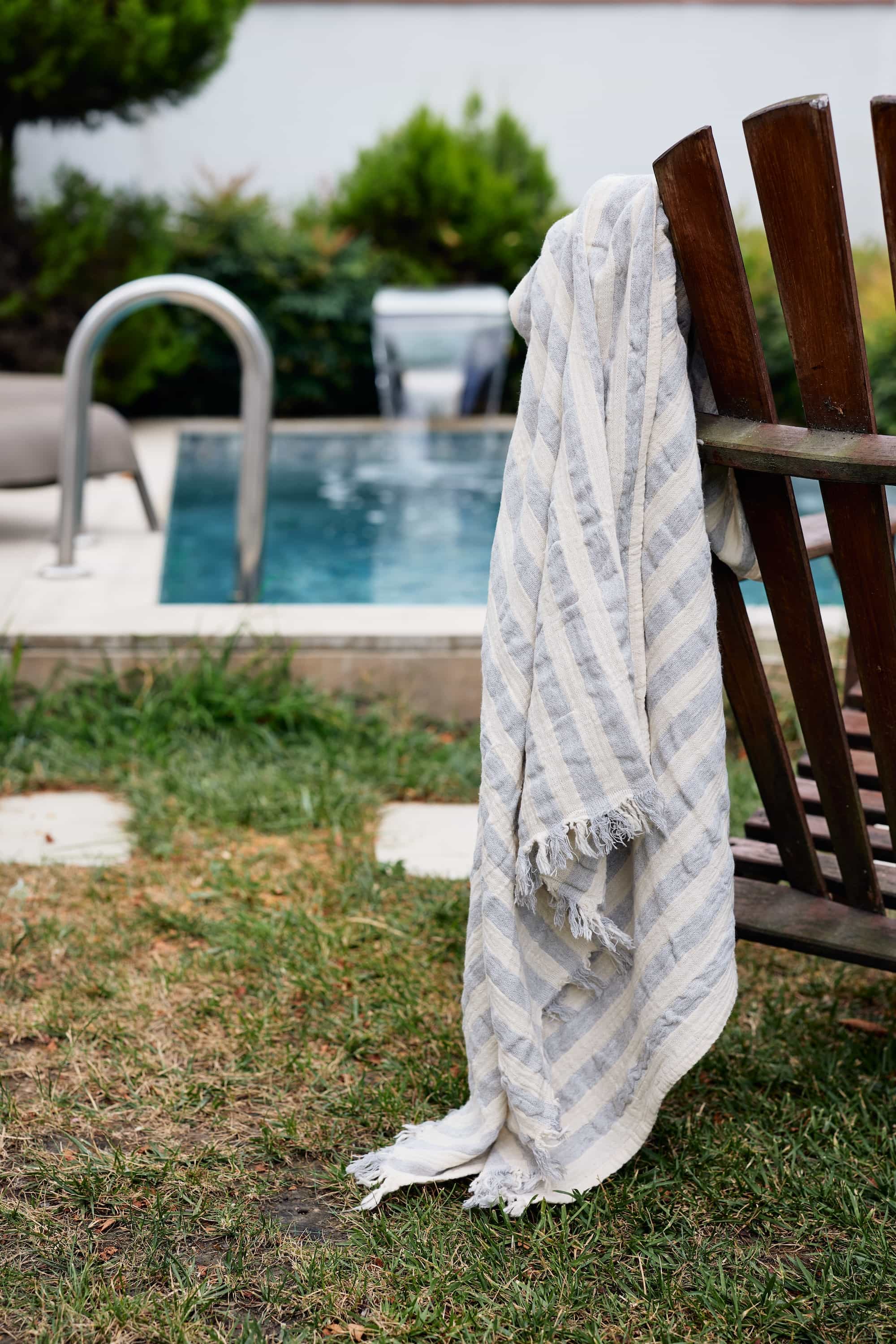 Primitive_Avelora Recycled Turkish Beach Towel_Clouded__001421 - PES01 - MLD - R30