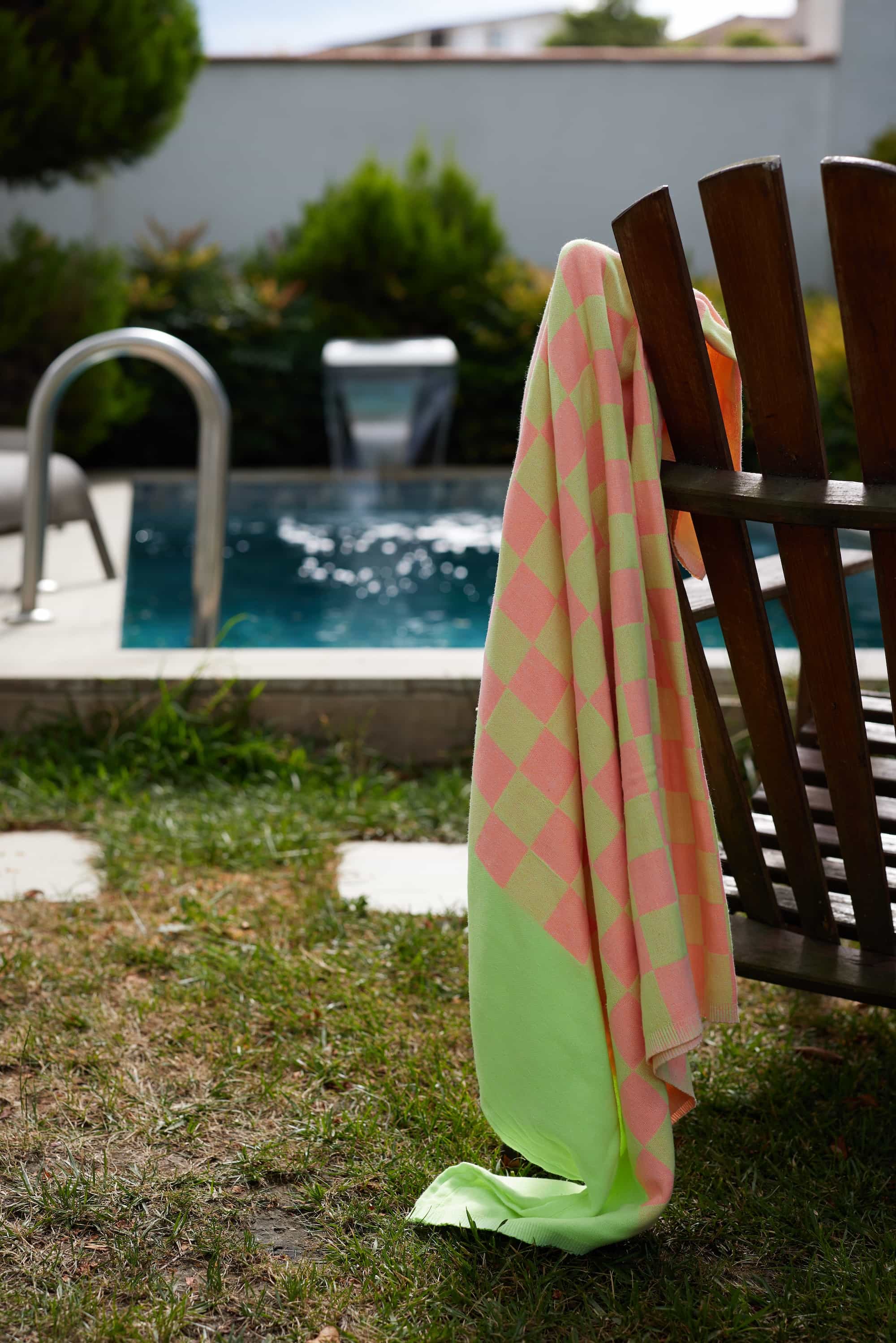 Primitive_Salt Square Recycled Turkish Beach Towel_Neon Pink - Neon Yellow__001423 - PES01 - PXL - R08R07