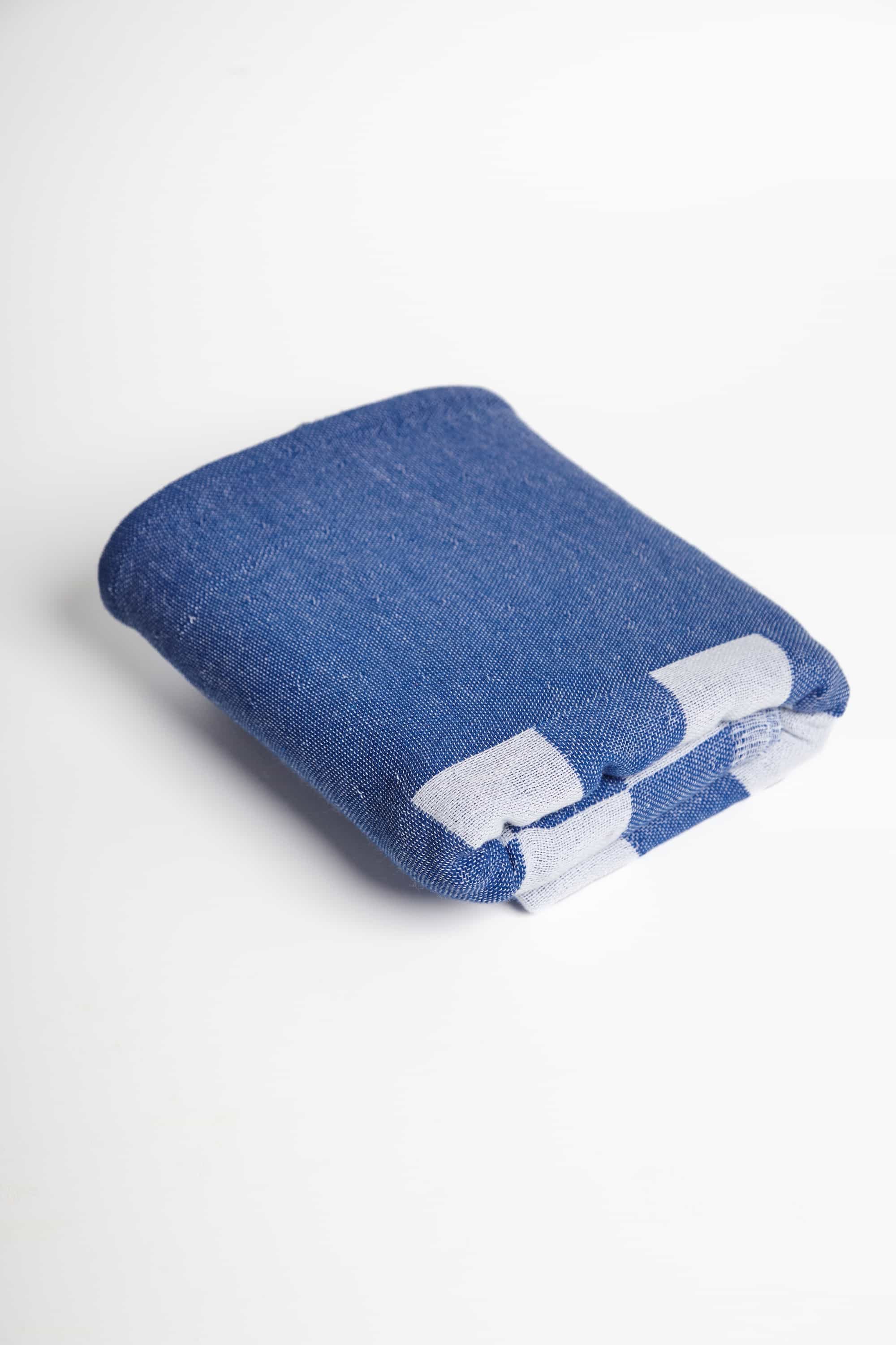 Primitive_Salt Square Recycled Turkish Beach Towel_Sax - White__001423 - PES01 - PXL - R09R01