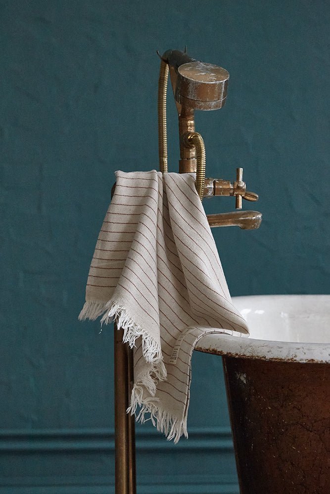 Primitive_Caravaggio Linen Beach Towel_White_37" x 69" - 95 x 175 cm_001358 - PES01 - RMK01