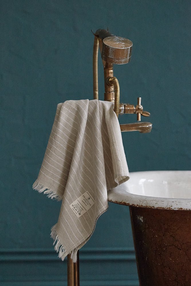 Primitive_Caravaggio Linen Beach Towel_White_37" x 69" - 95 x 175 cm_001358 - PES01 - RMK01