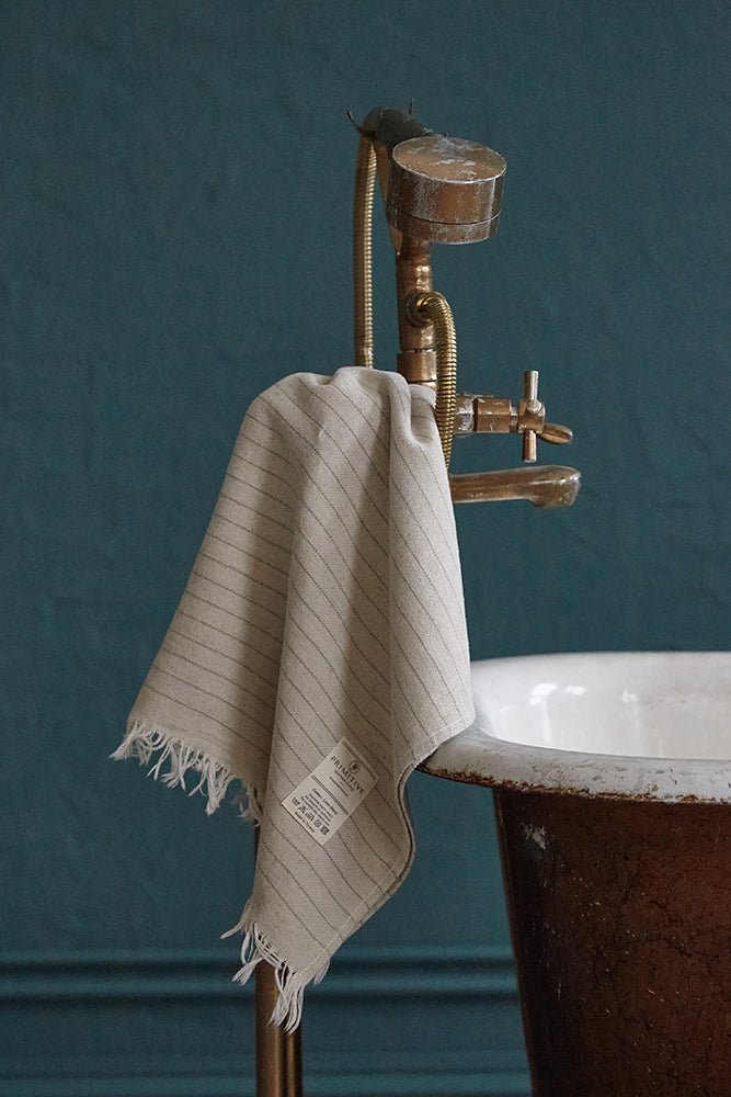 Primitive_Caravaggio Linen Beach Towel_White_37" x 69" - 95 x 175 cm_001358 - PES01 - RMK01