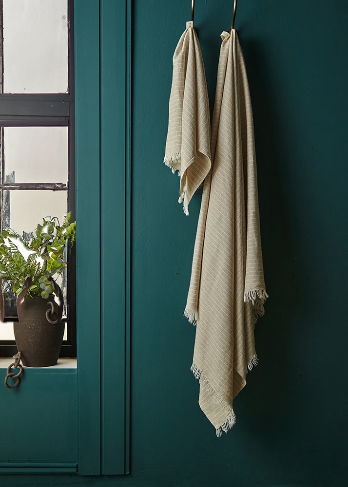 Primitive_Caravaggio Linen Beach Towel_White_37" x 69" - 95 x 175 cm_001358 - PES01 - RMK01