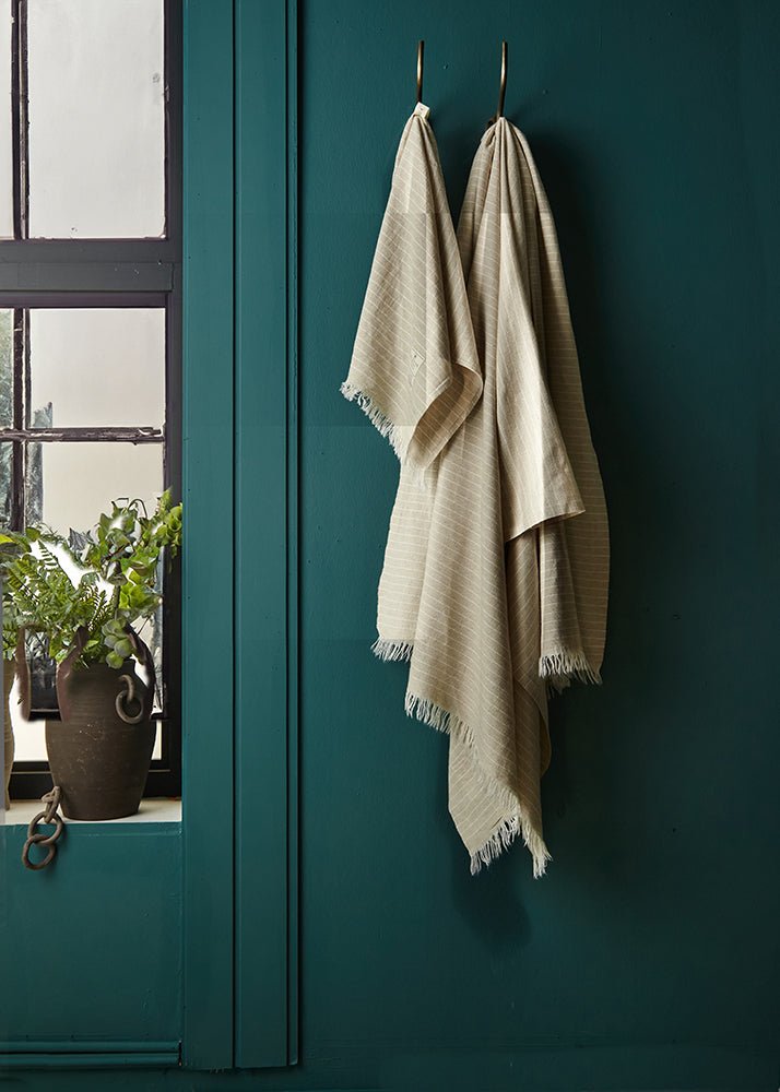 Primitive_Caravaggio Linen Beach Towel_White_37" x 69" - 95 x 175 cm_001358 - PES01 - RMK01