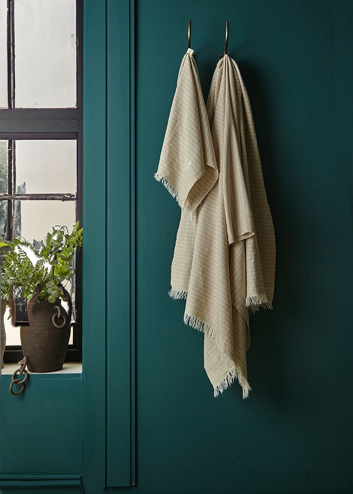 Primitive_Caravaggio Linen Beach Towel_White_37" x 69" - 95 x 175 cm_001358 - PES01 - RMK01