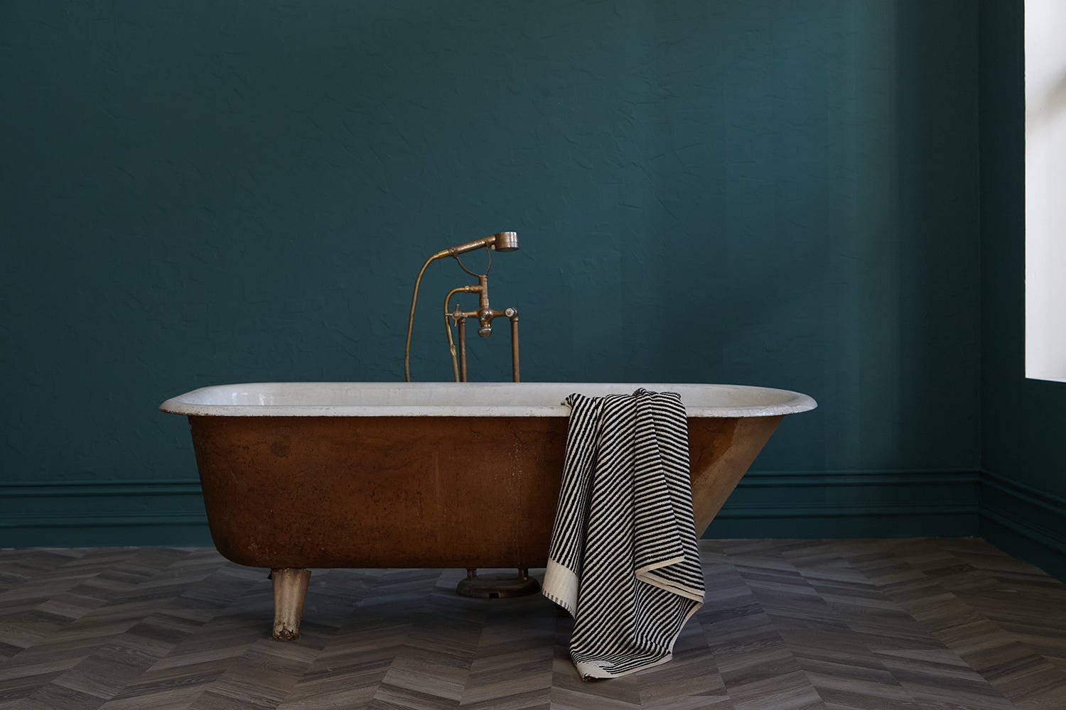 PrimitiveCorrientes Bath Towel004019 - HVL01 - 00ZBR0800