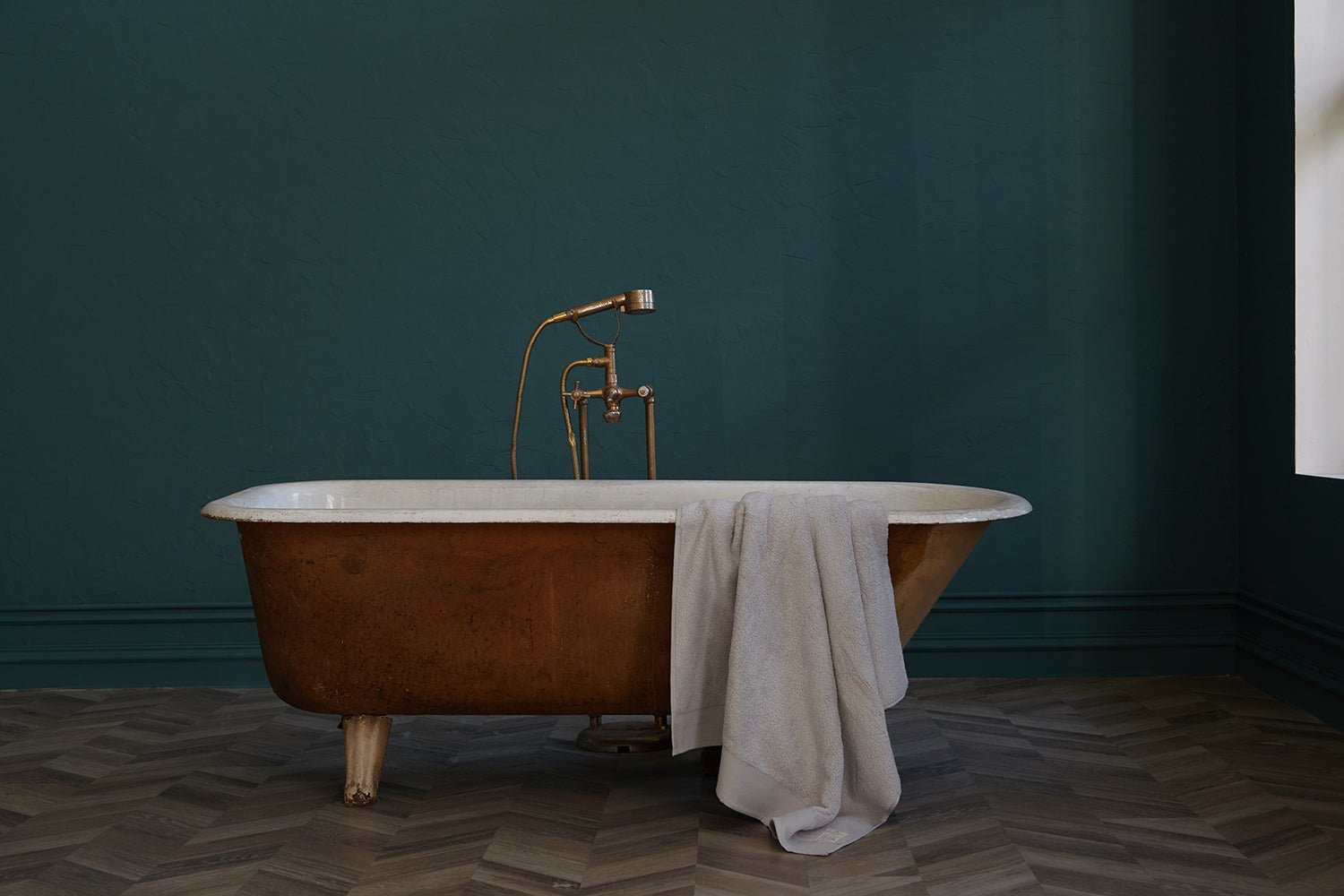 PrimitiveObsidian Touch Bath Towel004021 - HVL01 - 00CZN00