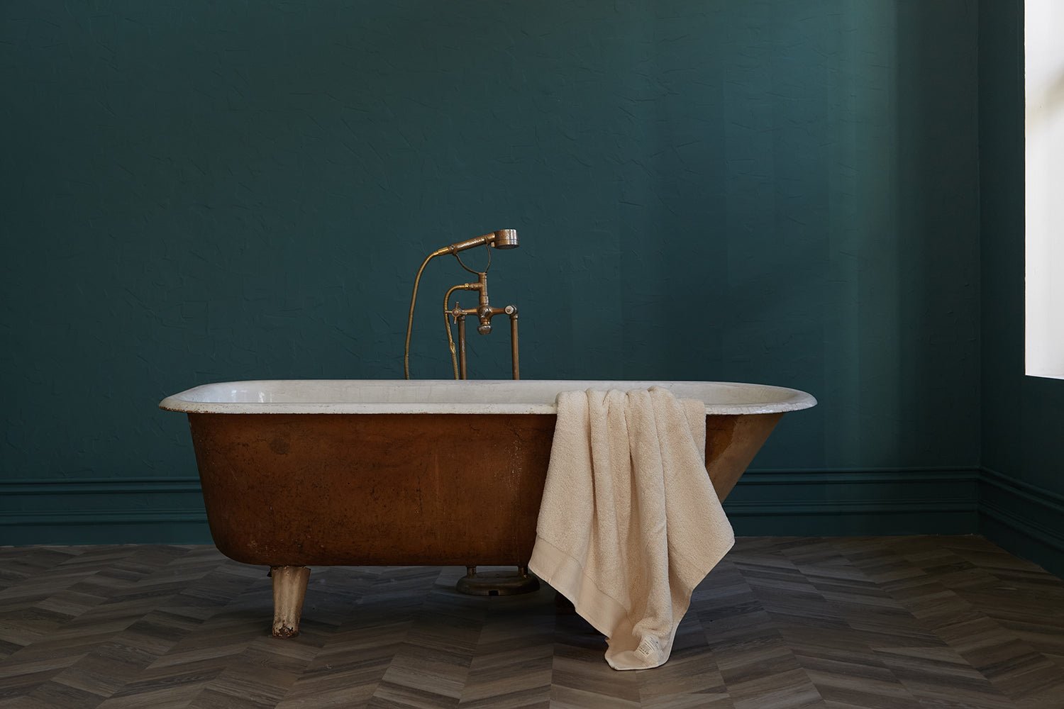 PrimitiveObsidian Touch Bath Towel004021 - HVL01 - 00CZN00