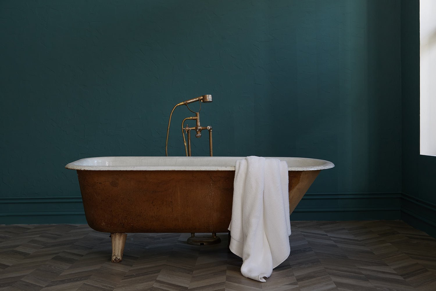 PrimitiveObsidian Touch Bath Towel004021 - HVL01 - 00CZN00