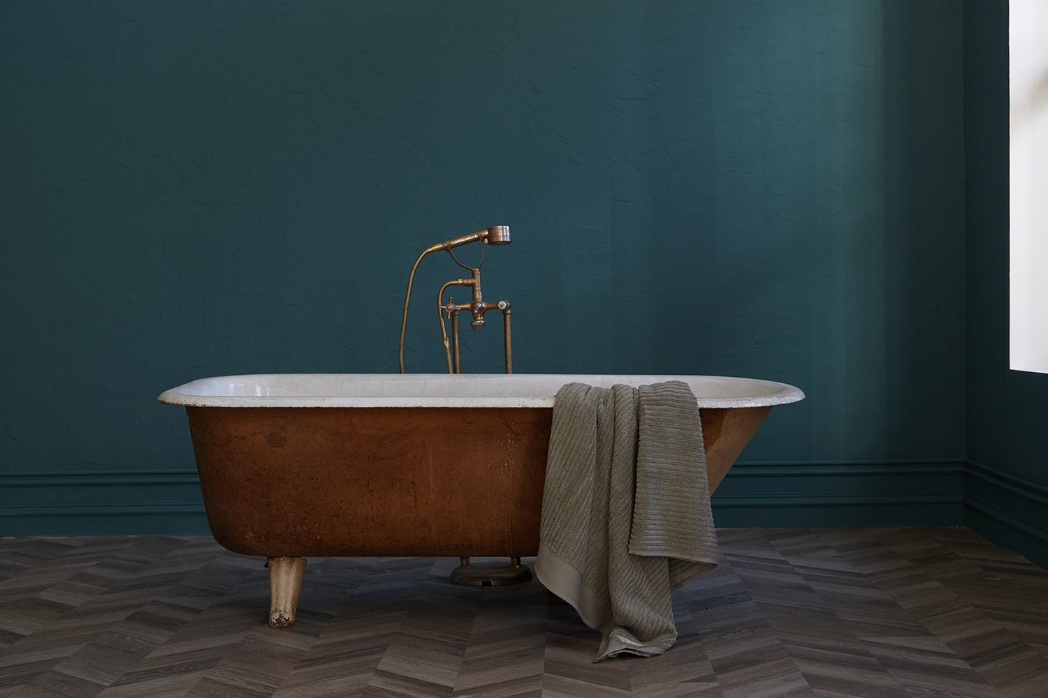 PrimitiveViaggio Lungo Bath Towel004023 - HVL01 - 00BKN01B