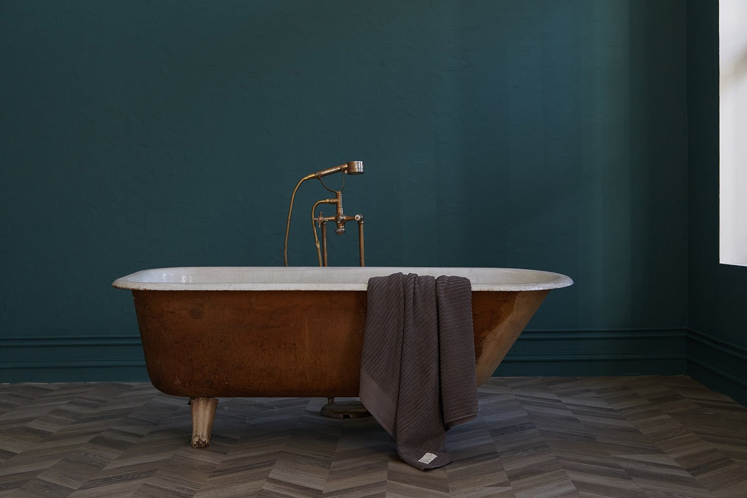 PrimitiveViaggio Lungo Bath Towel004023 - HVL01 - 00BKN01B