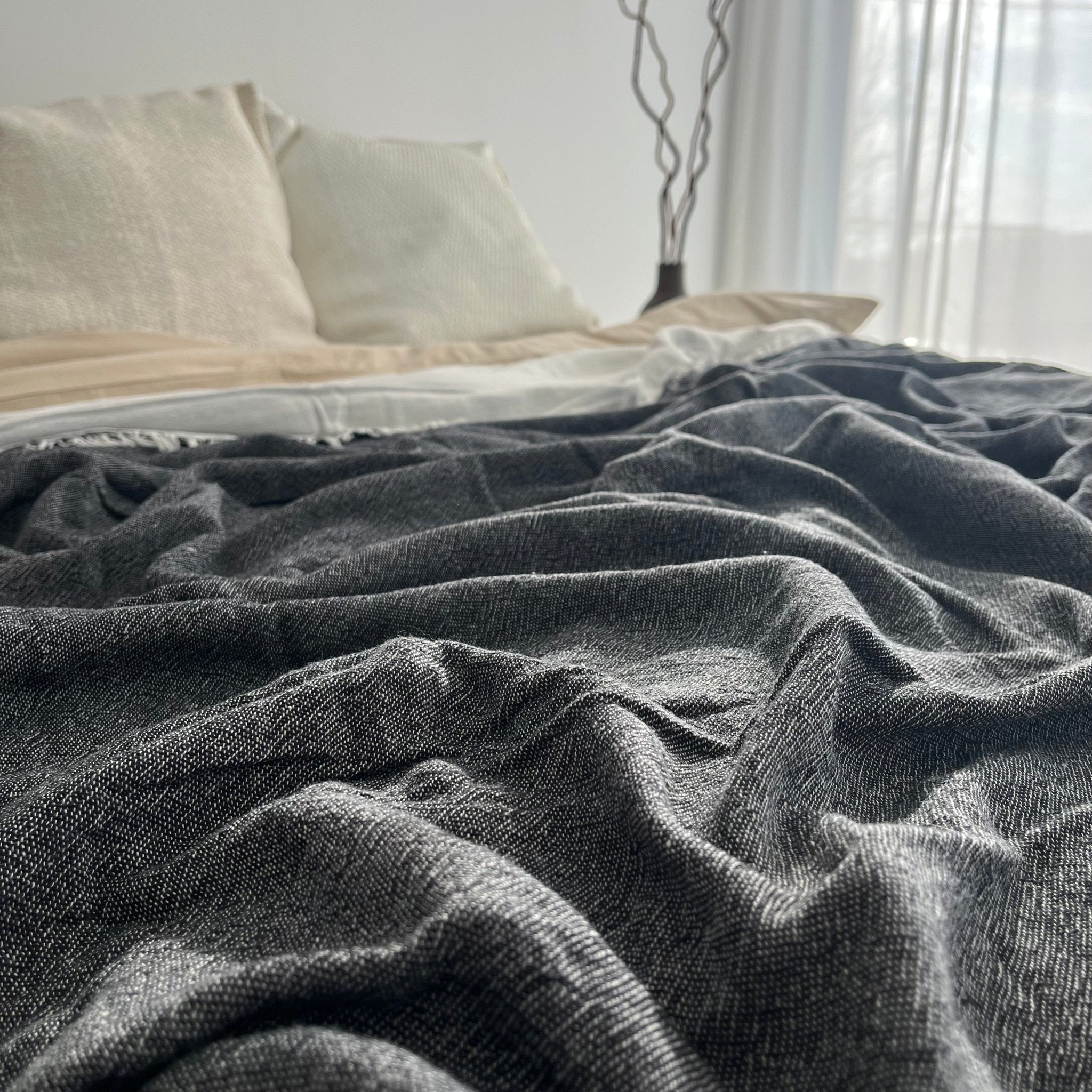 Primitive_Summawind Bamboo Bedspread_Black_King Size_017015-BDS01-STA08