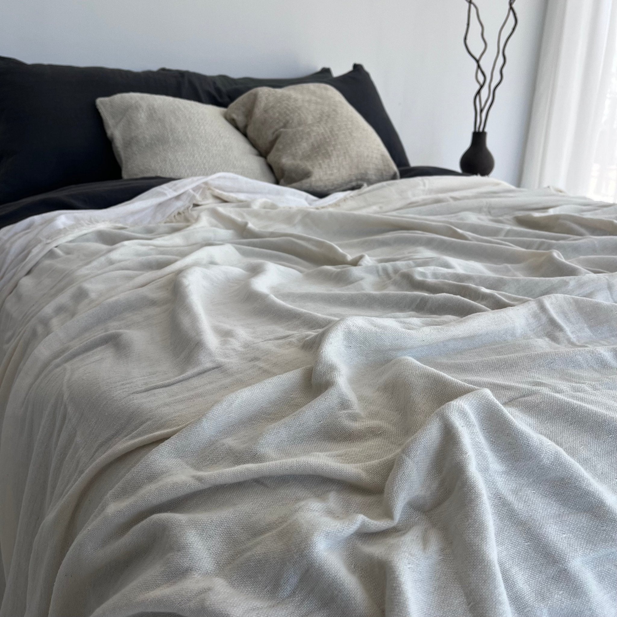 Primitive_Summawind Bamboo Bedspread_White_King Size_017015-BDS01-STA01